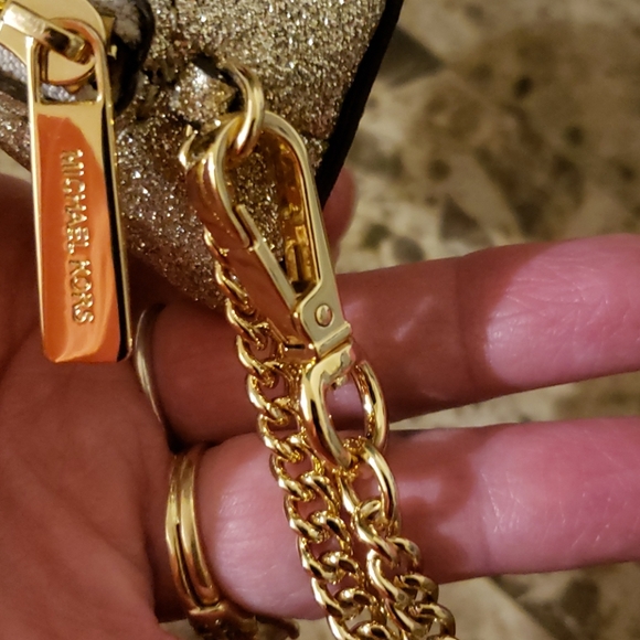 New MK Giftables Michael Kors Coin Pouch Keychain - Picture 9 of 10